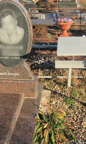 Памятник 2202